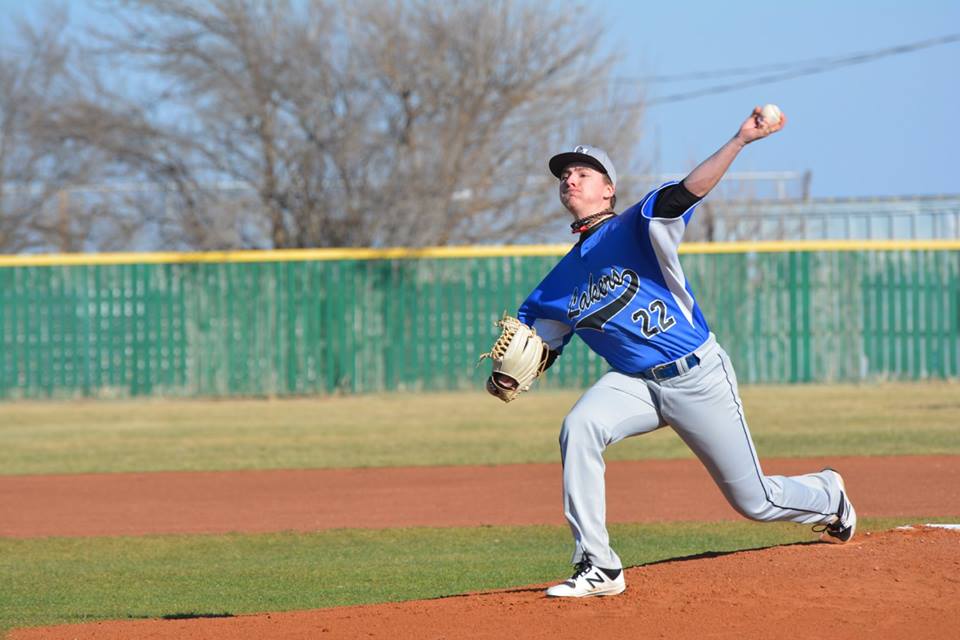 Baseball Splits First Day with DMACC