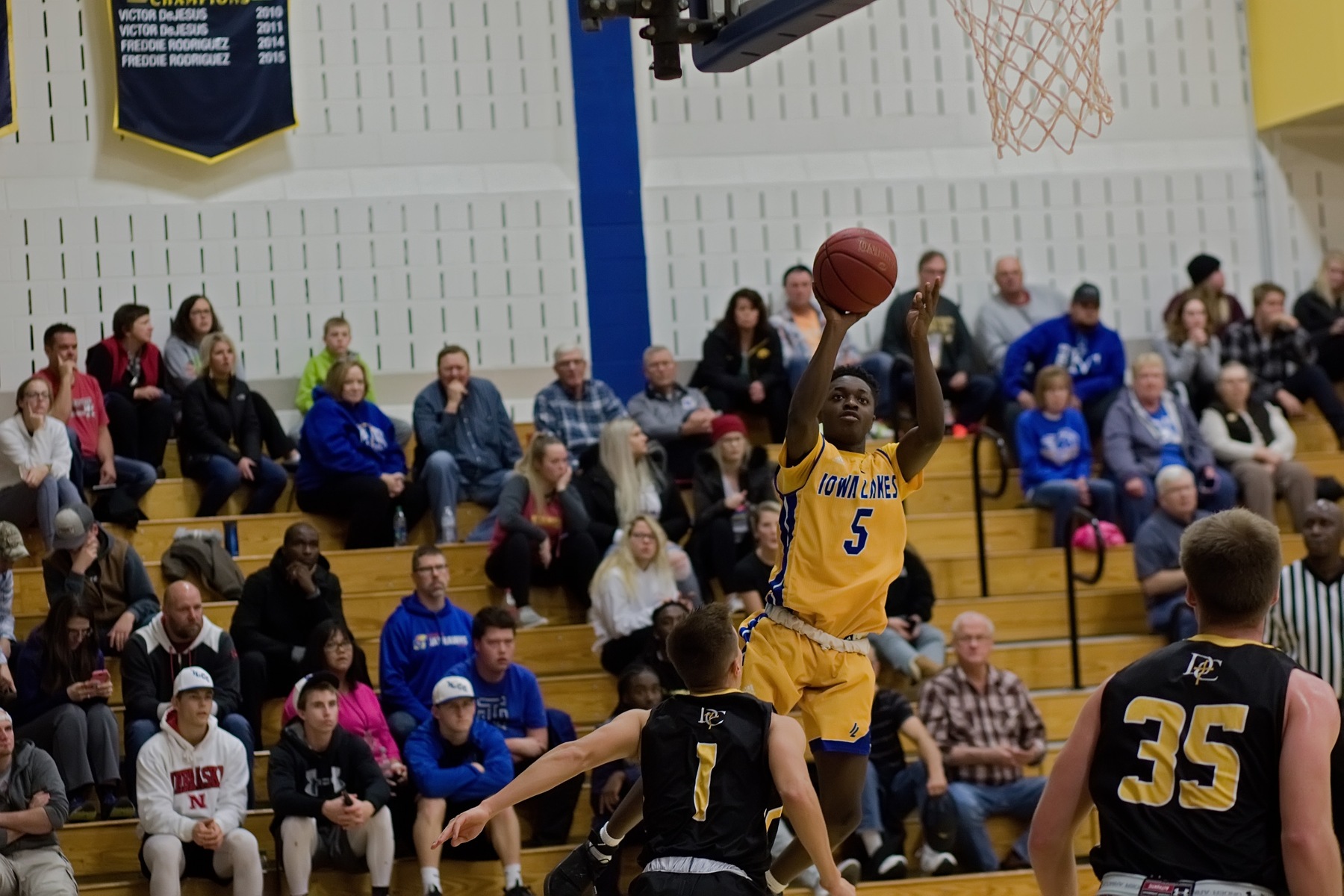 NIACC dumps Lakers