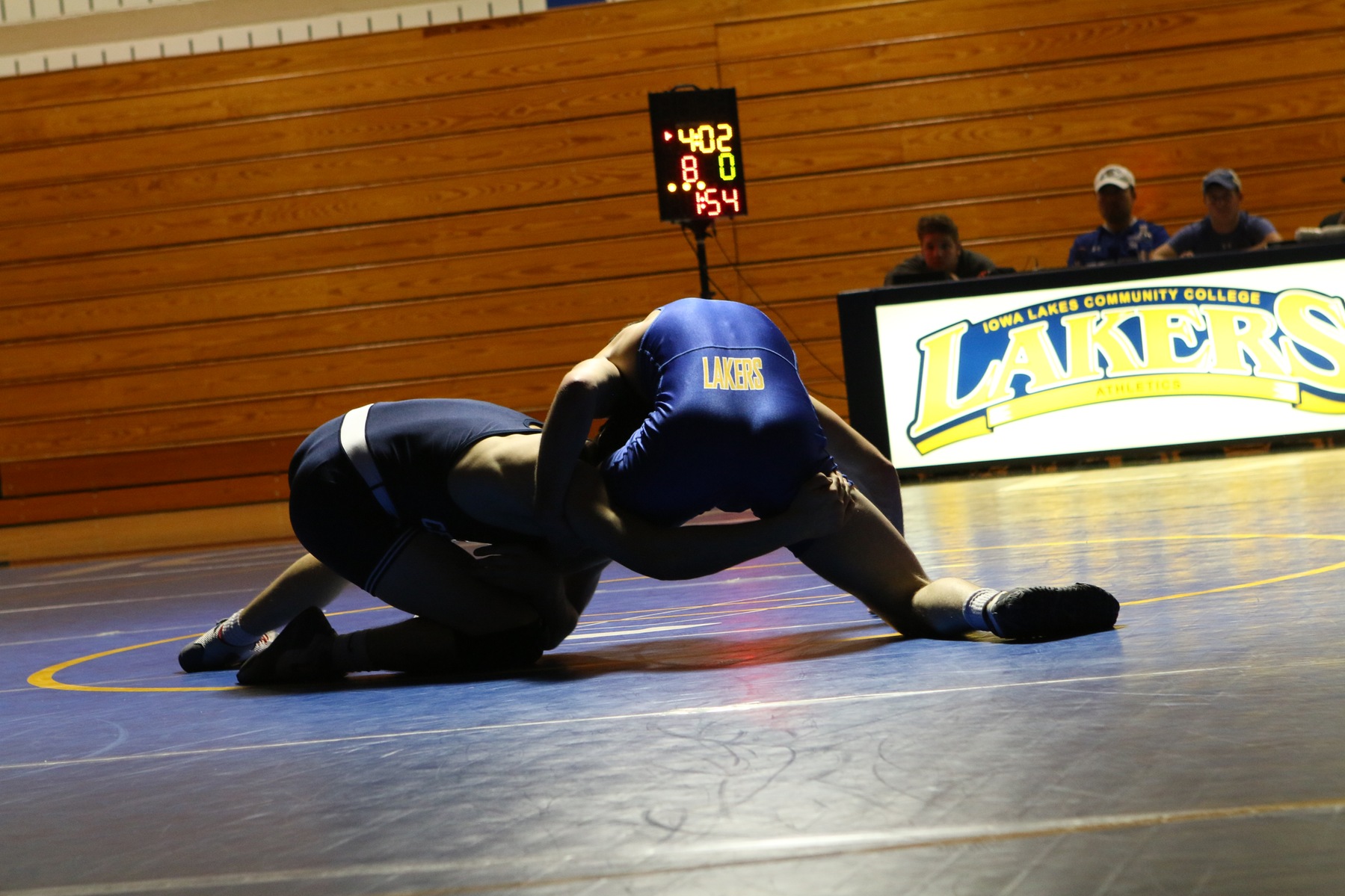 Wrestlers Compete in Minneapolis