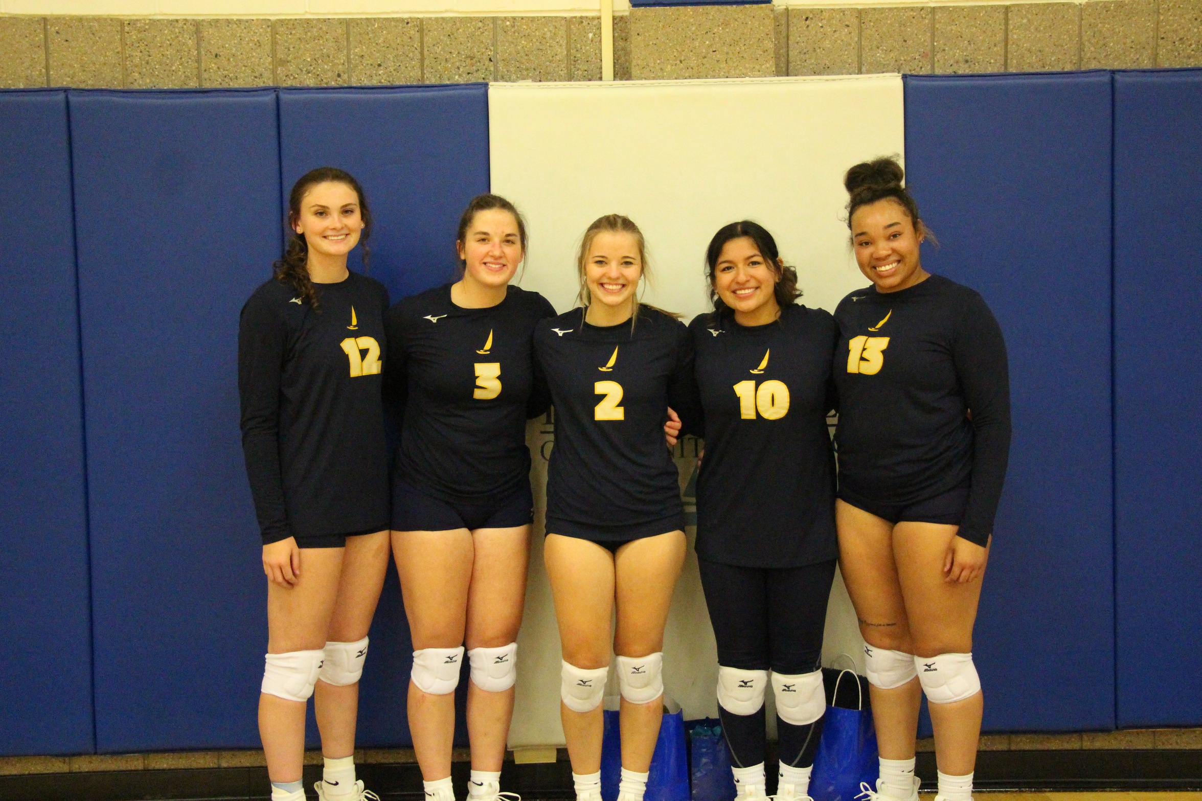 Lakers take one set off of Ellsworth on Sophomore Night