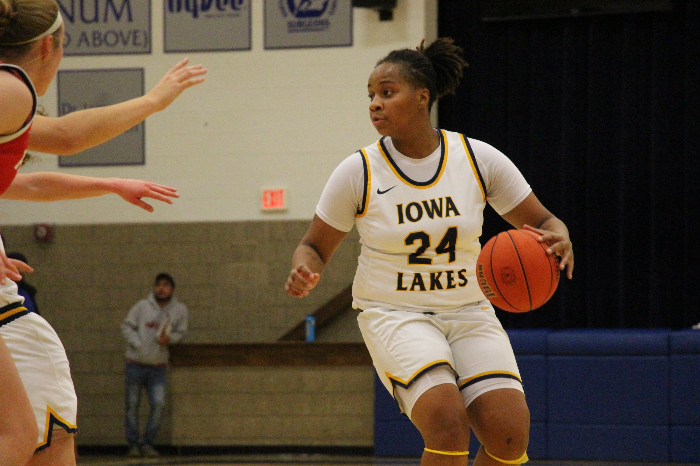Lakers Fall to Northwestern JV