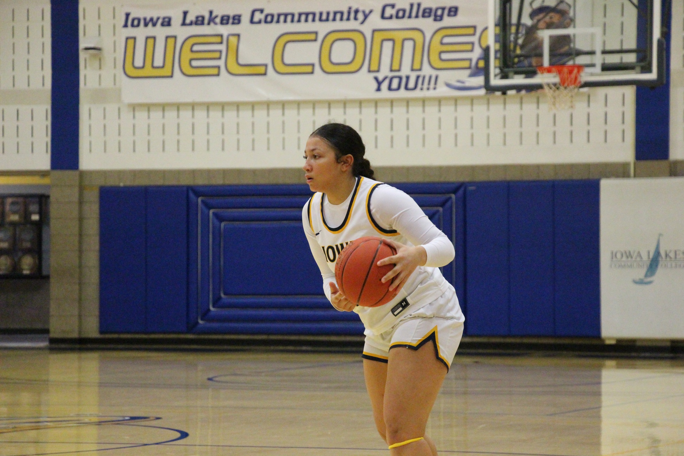 Lakers Fall on the Road at DMACC