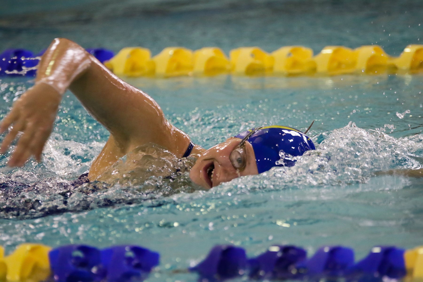Women Swimmers Take 6th at Nationals