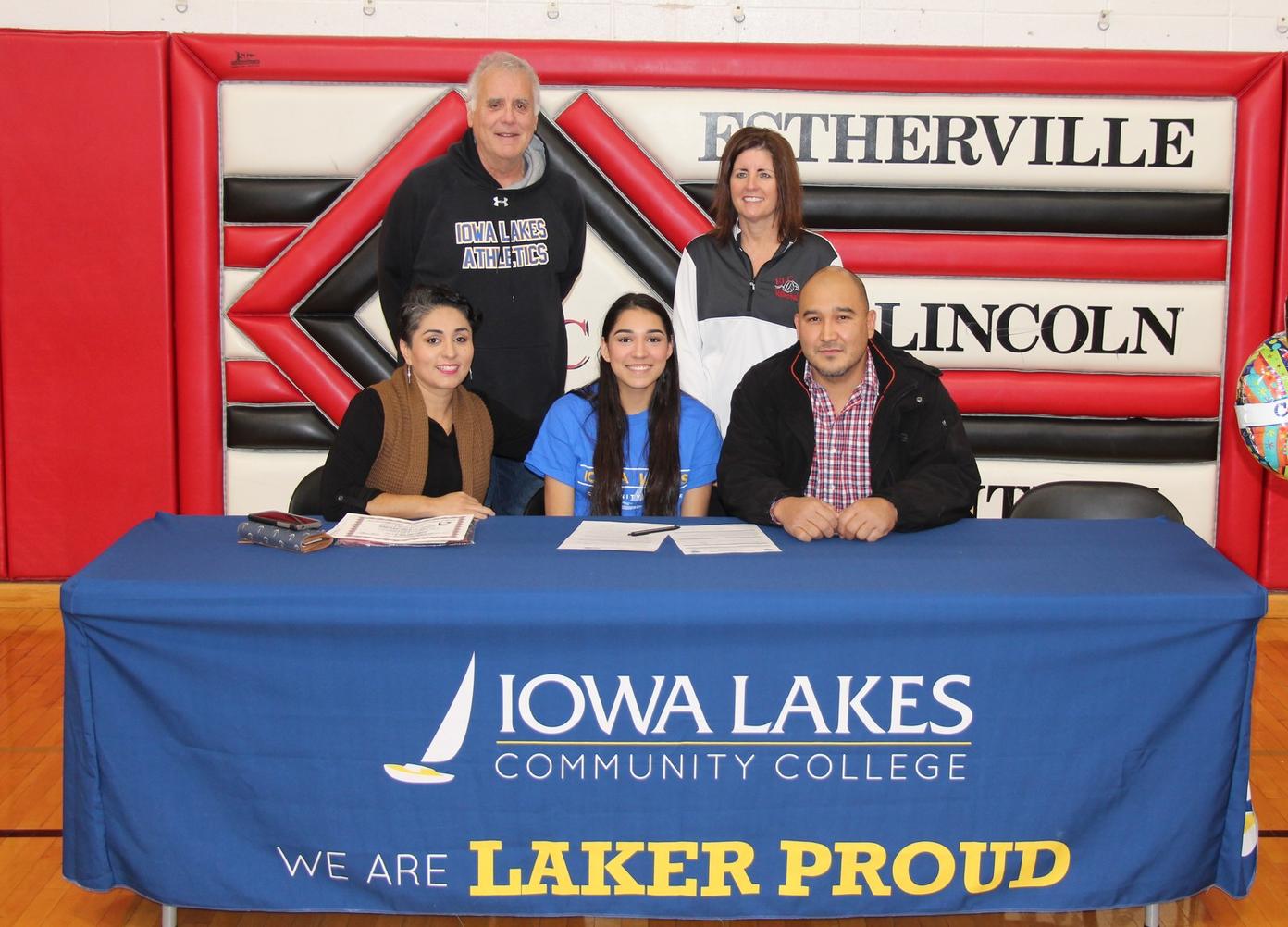 ELC SENIOR VOLLEYBALL PLAYER DANIA PONCE DIAZ SIGNS WITH LAKERS